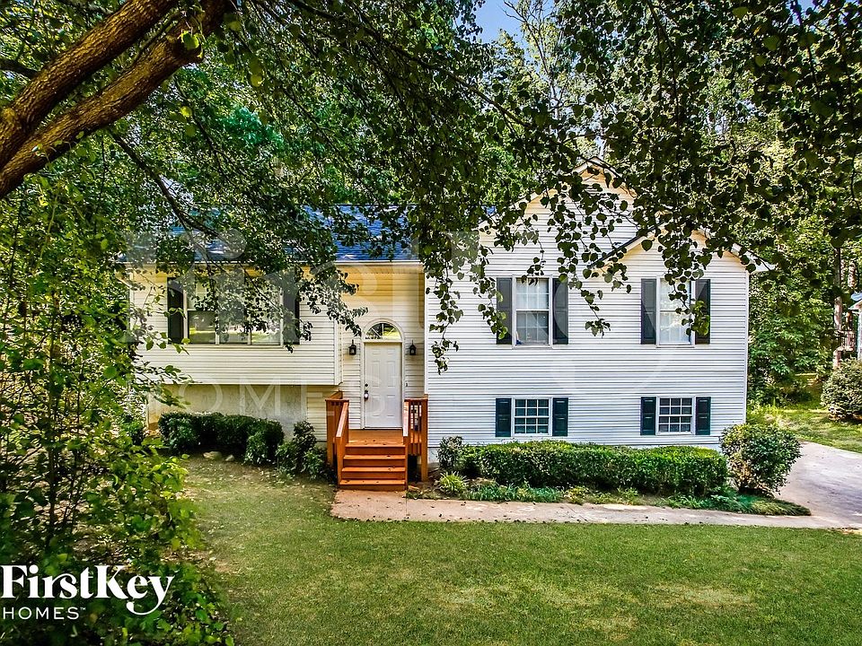 1st image of 441 Bakers Bridge Cir