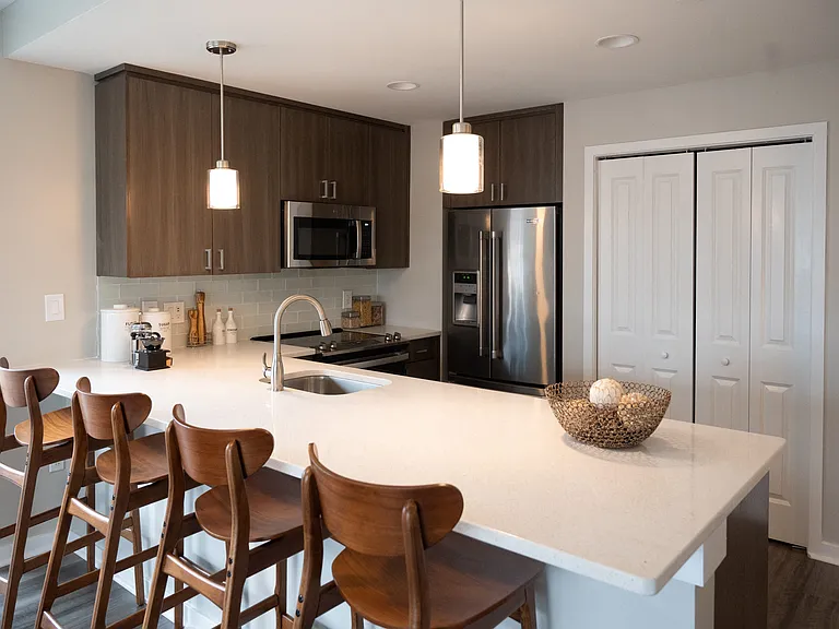 Edgewater Apartments — Photo 40