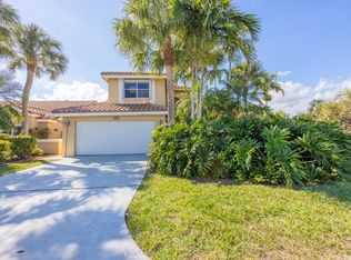 7699 Grovewood Dr, Lake Worth, FL 33467