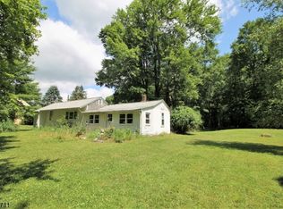 376 Drakestown Rd, Long Valley, NJ 07853