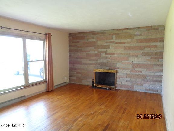 5th image of 782 Clemens Ave