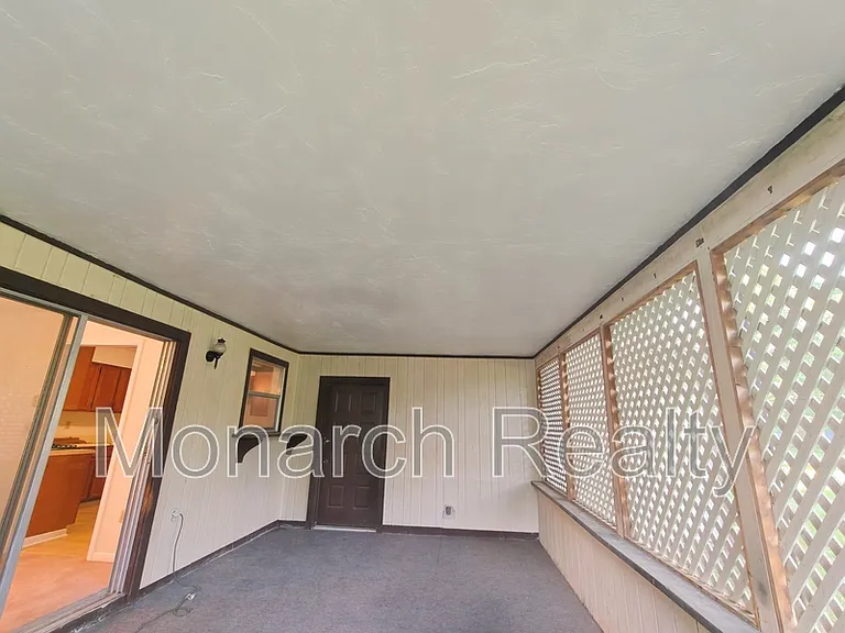 6133 NW 33rd St — Photo 28