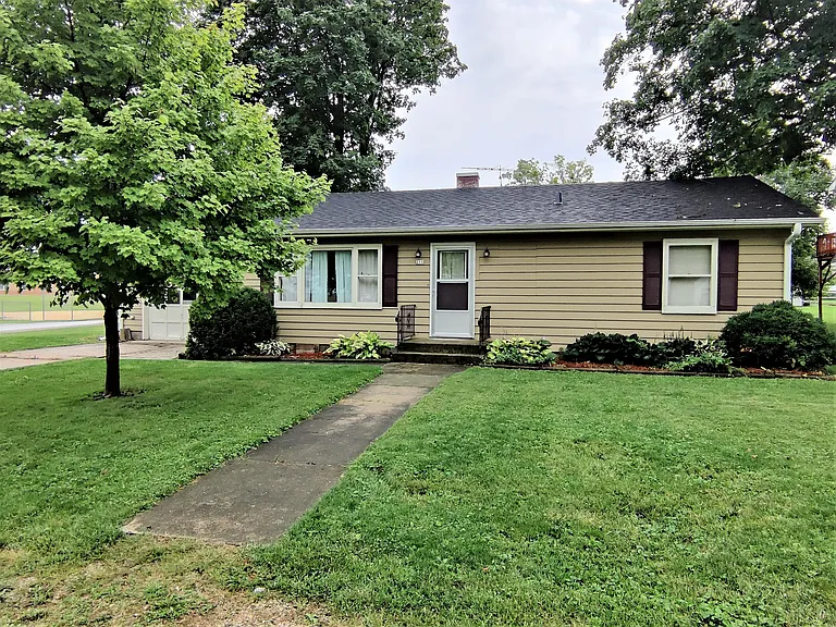 211 Wyoming Ave — Photo 1