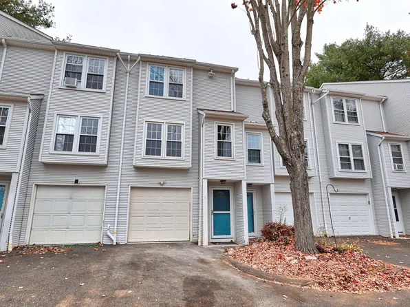 24 Deerwood Lane #4, Waterbury, CT 06704