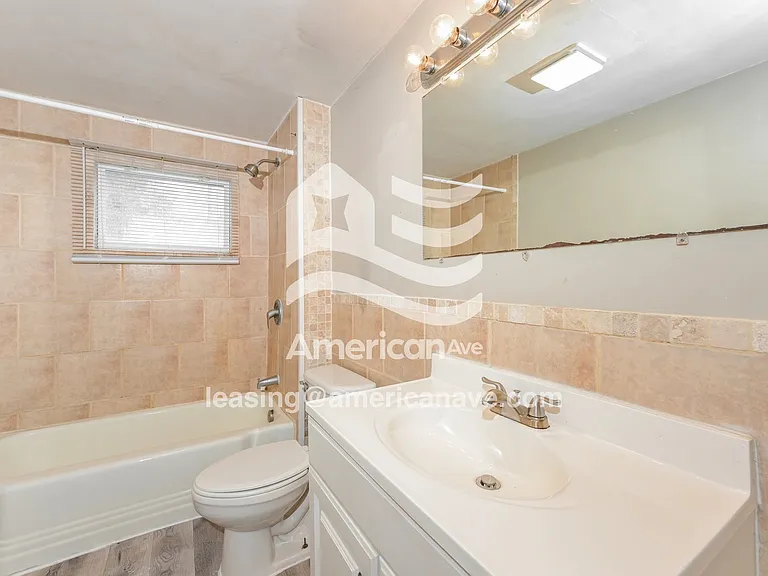 1620737_013_main_bathroom_13.jpg