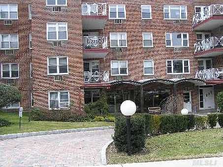 1st image of 20 Chapel Pl APT 2U