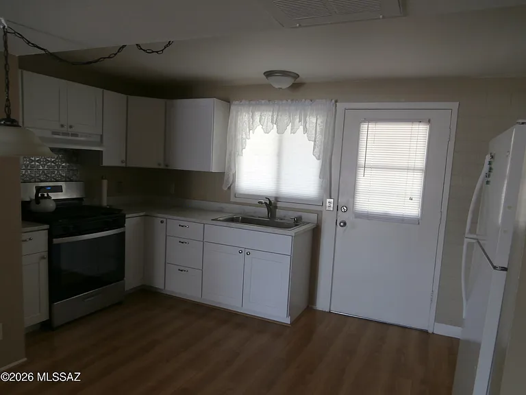 133 S Paseo Pena — Photo 10