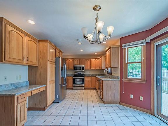 5th image of 401 Primrose Dr