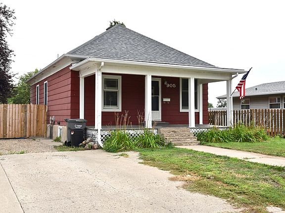 5th image of 905 E Capitol Ave
