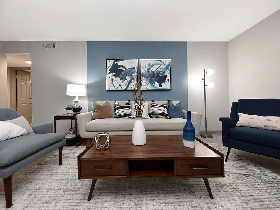 Spacious living room