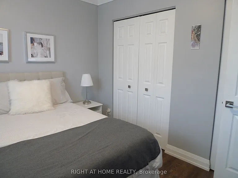 2373 King St E #26 — Photo 19