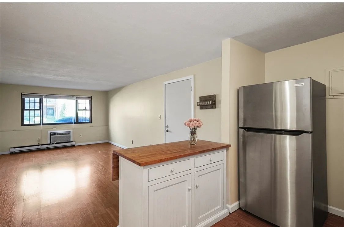 Building Photo - 16 Mayberry Dr #4