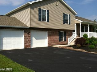 418 Terrilynn Dr, Chambersburg, PA 17202