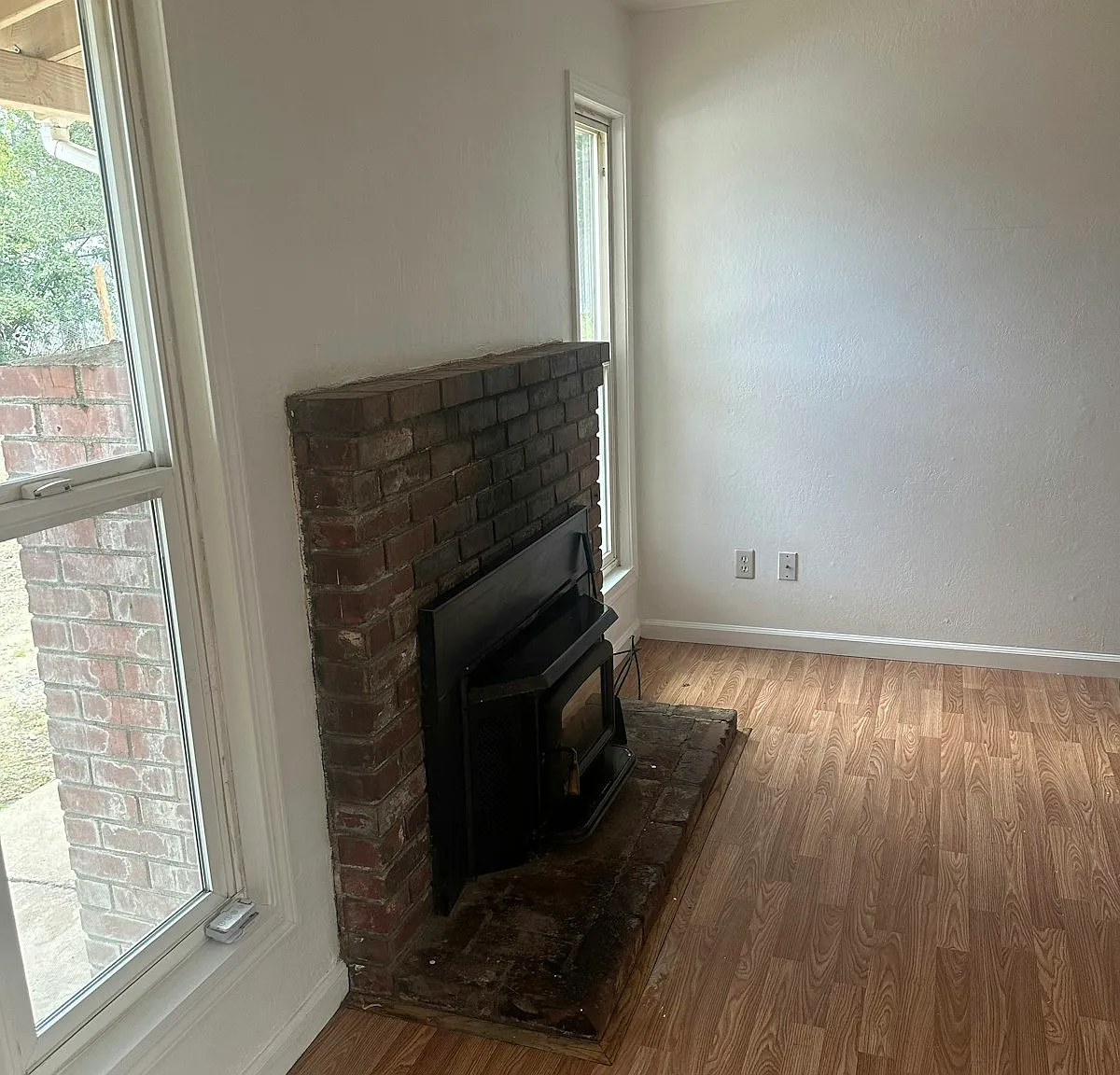 1001 Elizabeth Lane — Photo 2
