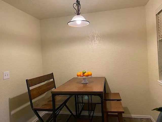 2 bed, 1026 sqft, $4,000 — Photo 3