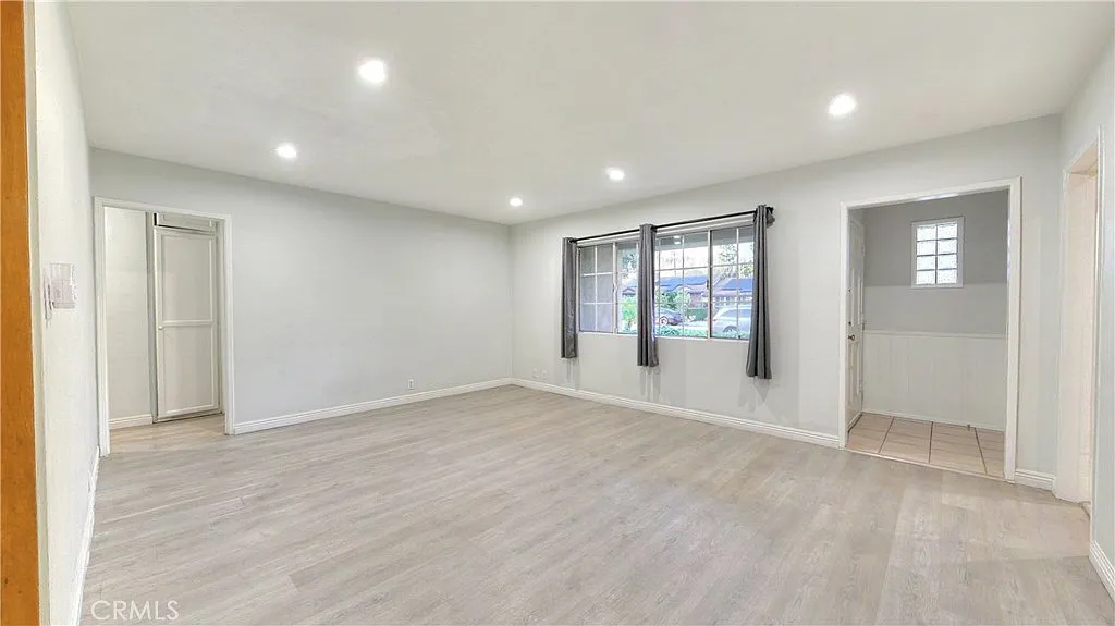 Building Photo - 118 W Magna Vista Ave #118