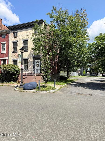 2nd image of 36 Westerlo Street # 9