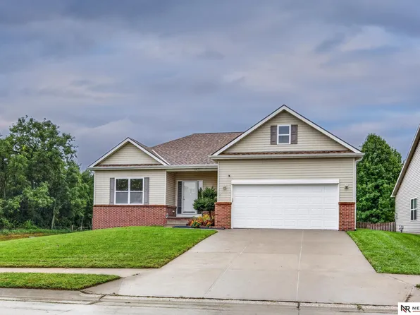 14601 Hartman Ave, Omaha, NE 68116