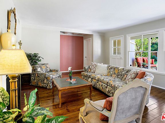 4th image of 3159 Corinth Ave