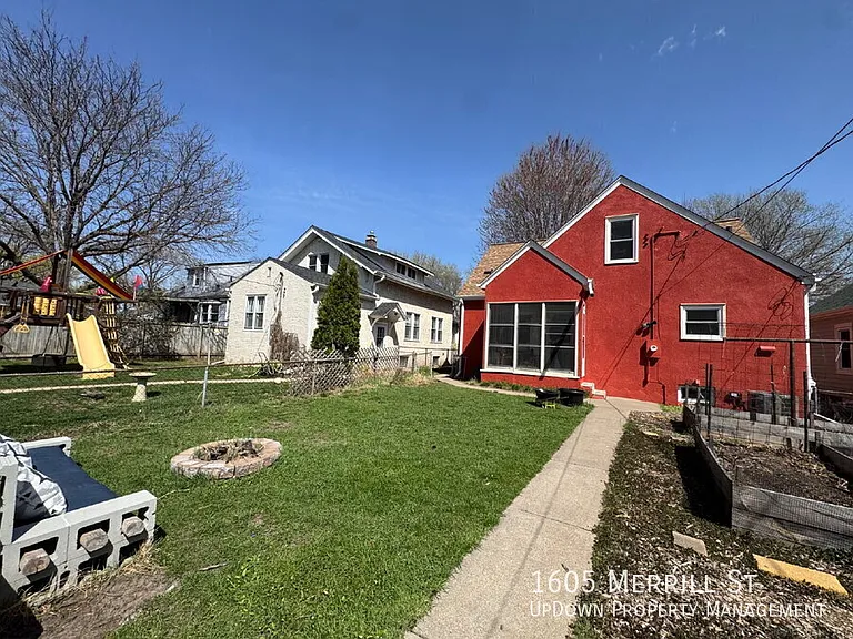 1605 Merrill St — Photo 31