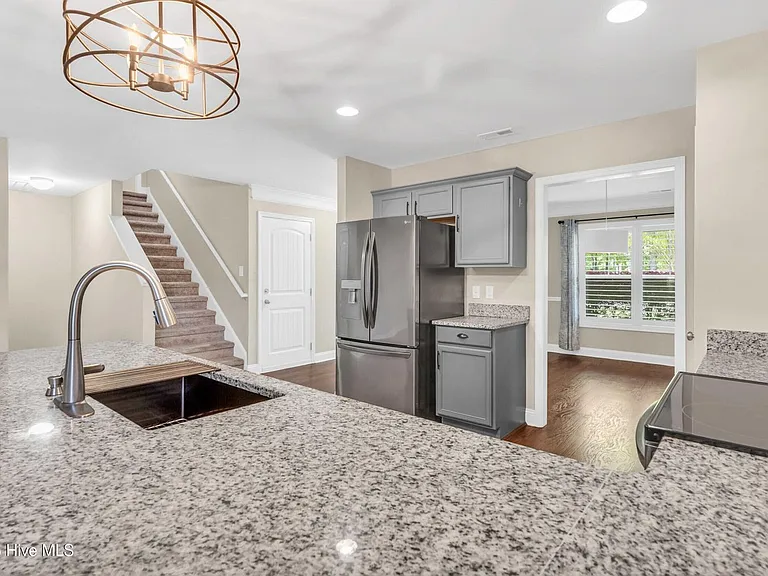8530 Jadewood Dr — Photo 10