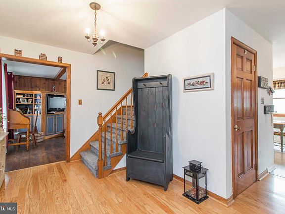 4th image of 128 Governors Cir