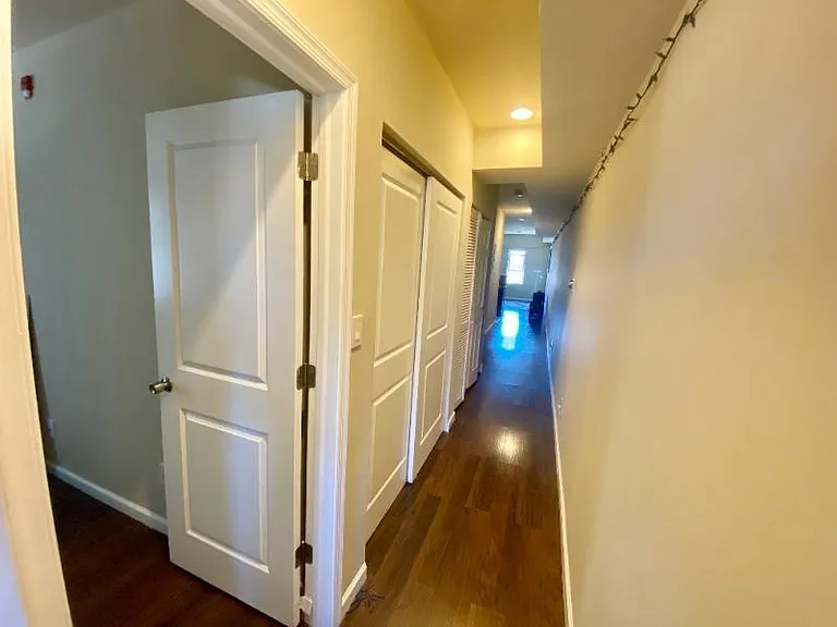 746 Master St #1 — Photo 8