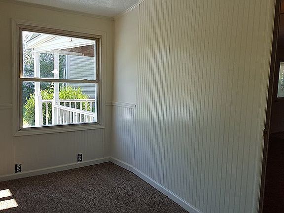 5th image of 46 Fountain Lake Dr