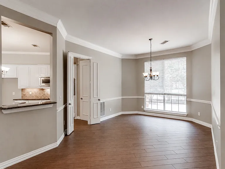 1112 Longford Cir — Photo 10
