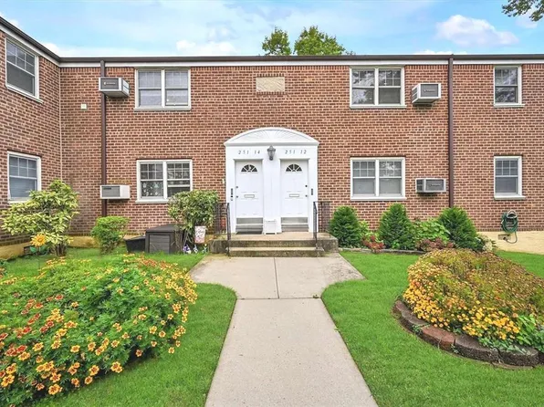 251-12 58 Avenue #22, Little Neck, NY 11362