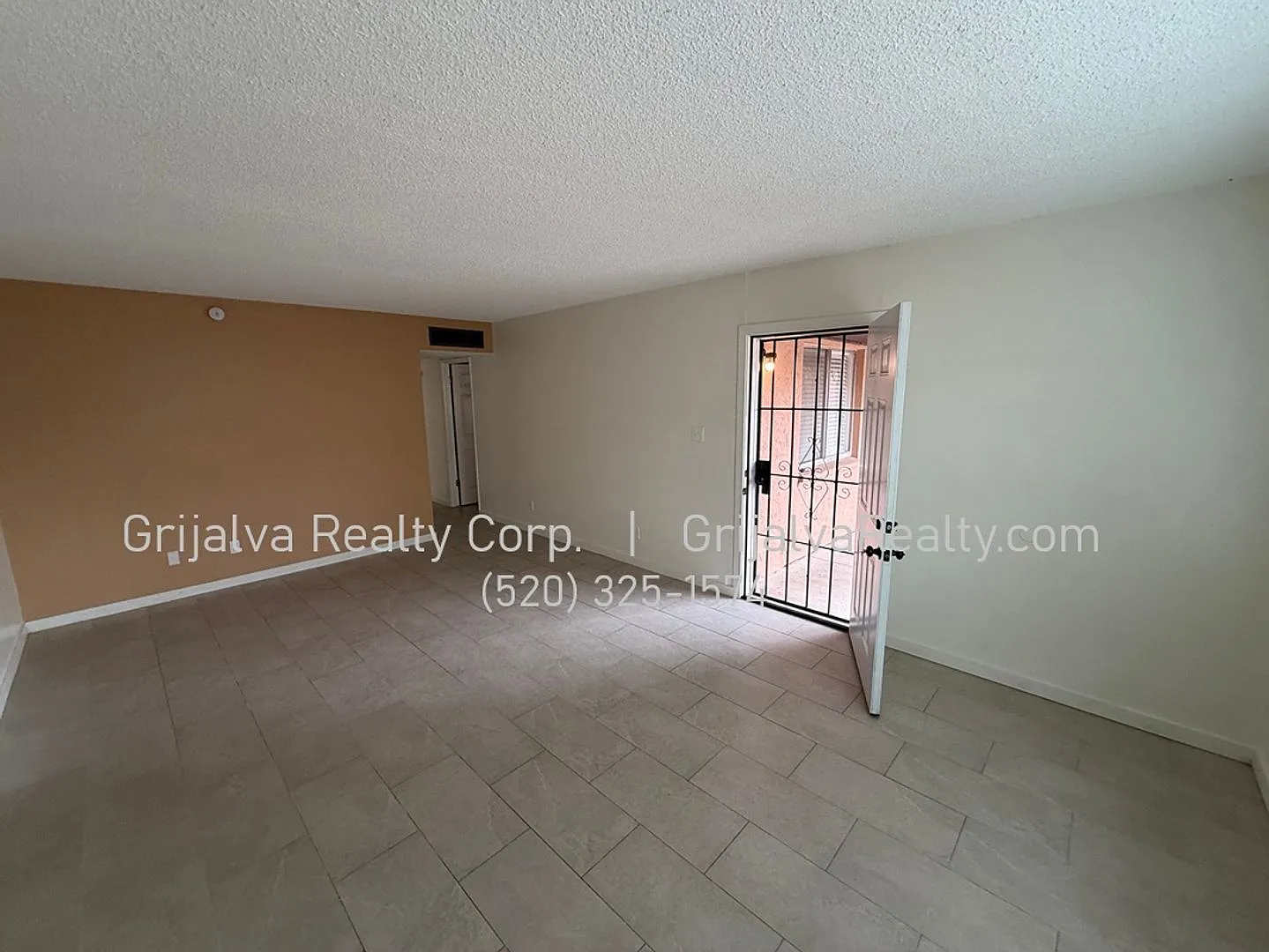 2451 Mitchell — Photo 2