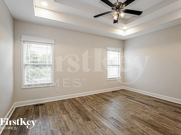 1025 Shirley Dr — Photo 10
