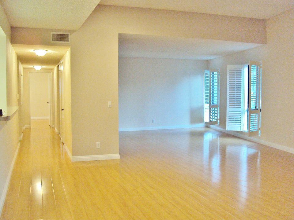 Entrance to Living Room