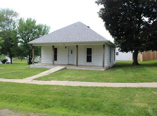 407 Elm St, Bloomfield, IA 52537