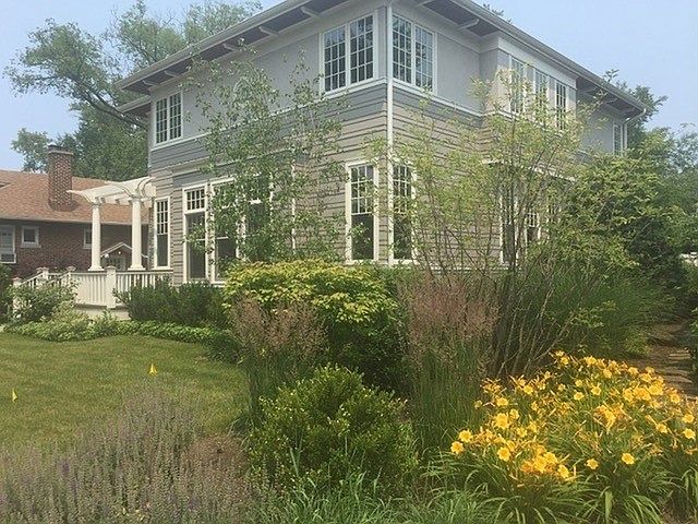 1st image of 2639 Lincolnwood Dr