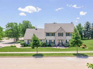 111 E Wayfarer Ln, Appleton, WI 54915