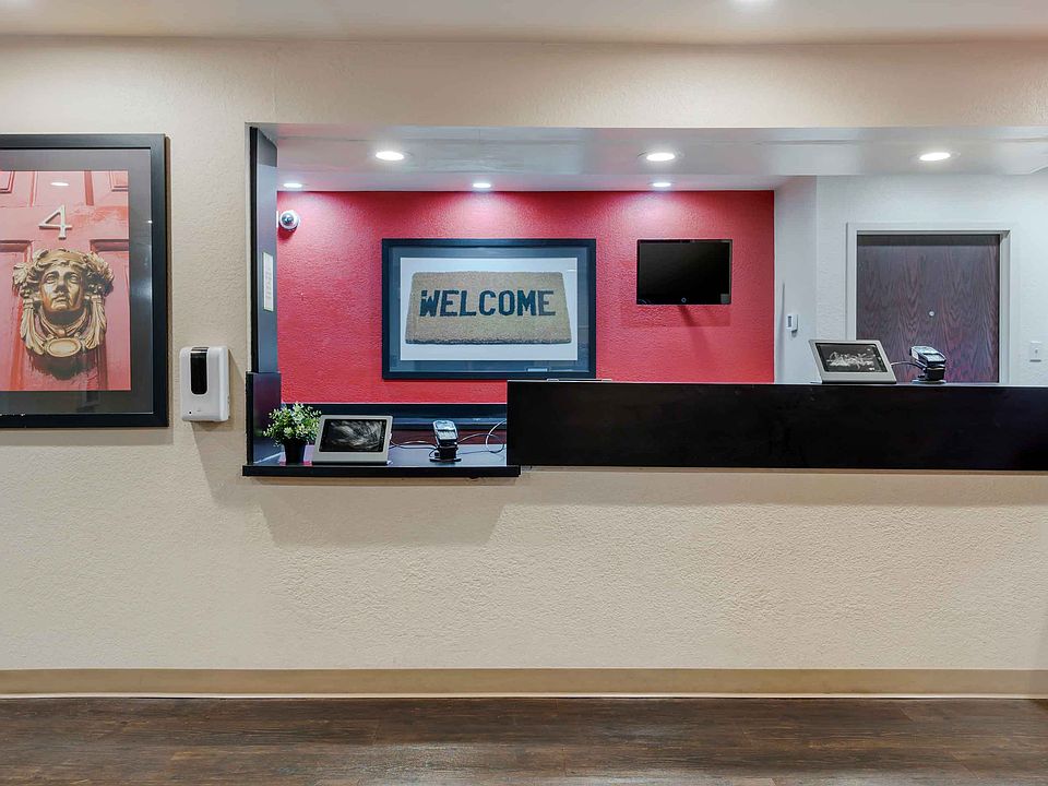 Lobby and Guest Check-in