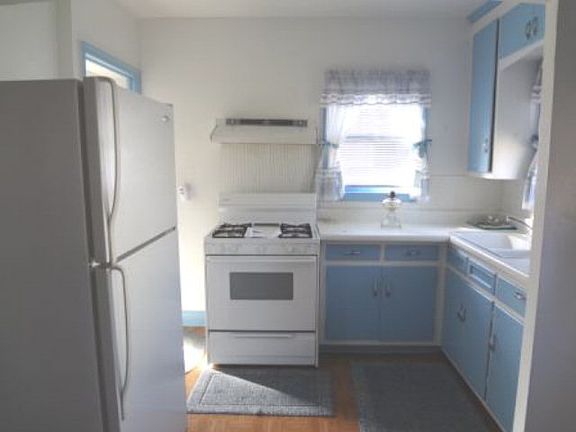 4th image of 939 Averill Ave