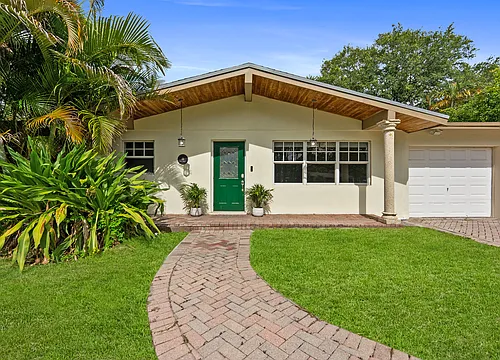 8 Polo Cir Photo 1