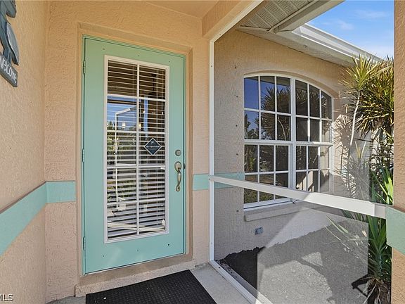 3rd image of 3020 SW 5th Ave