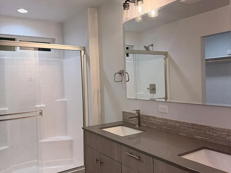 4939 S Amorita Ave — Photo 2