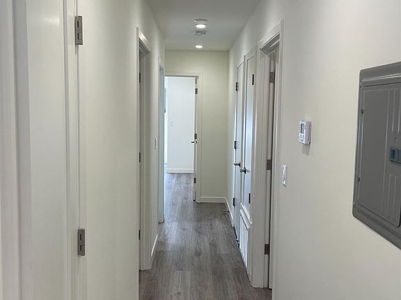 4th image of 609 Gellert Blvd