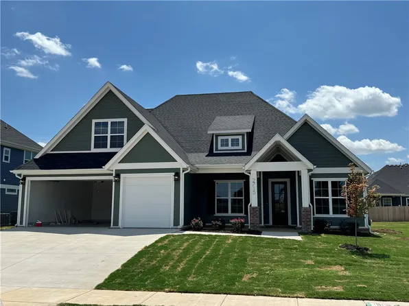 2715 Eris Ave, Lowell, AR 72745