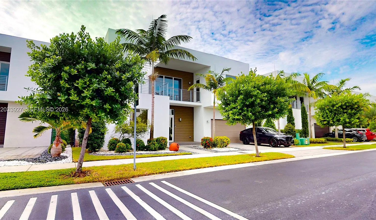 5 bed, 3624 sqft, $8,500 — Photo 3