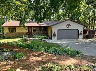 906 2nd St, Baraboo, WI 53913