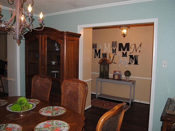 3rd image of 8215 Baylor Dr