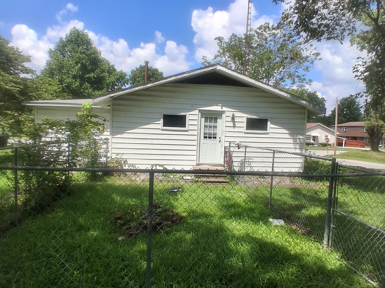 2 bed, 1350 sqft, $1,100 — Photo 2