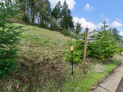 Mountain Ash Blvd, Eugene, OR, 97405
