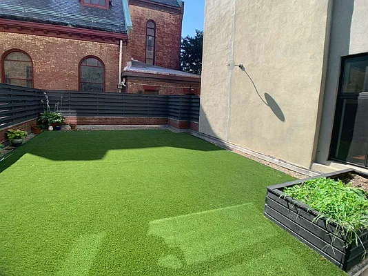 Rented by Tapiro Realty | media 22