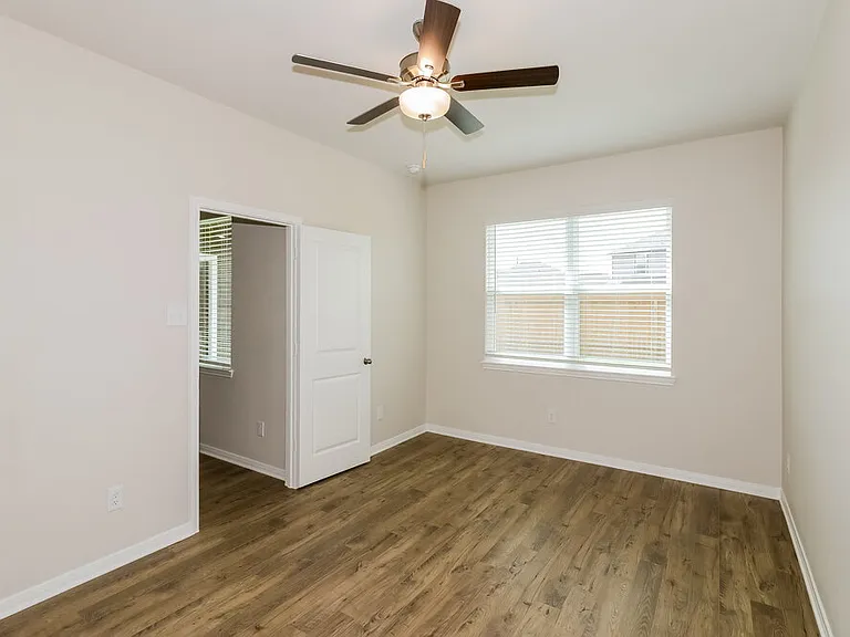 7618 Tipton Meadow Way — Photo 8